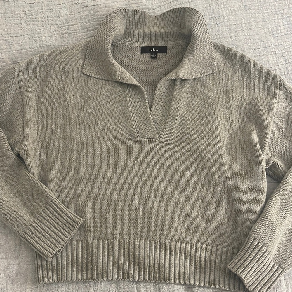 Lulus grey knit v neck sweater